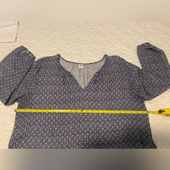 Old Navy V-neck Boho top in XL. Loose fitting and in Good condition. - Picture 8 of 9